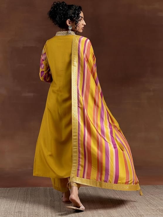 Women's Silk Blend Kurta Set - Image 5